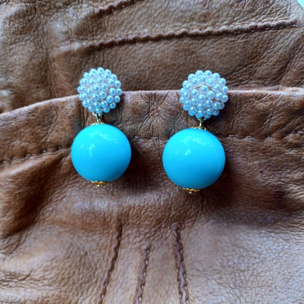 Elegant Turquoise and Pearl Earrings - Picture 3 of 5